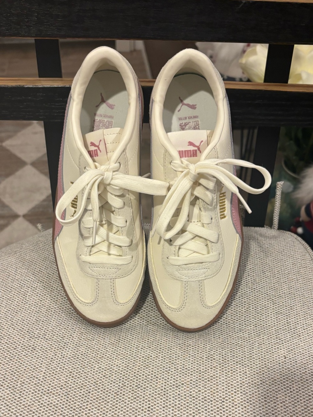 Women's Puma Cream and Pink Low-Top Sneakers - Size 7.5 NWOT - Picture 9 of 9